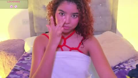 aurora_rodriguez online show from March 7, 5:29 am