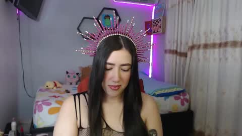 Snapshot of aurora_shy_ chatting on February 20, 8:14 pm Aurora online show from February 20, 8:14 pm