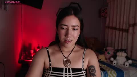 Snapshot of aurora_shy_ chatting on July 2, 3:23 am Aurora online show from July 2, 3:23 am
