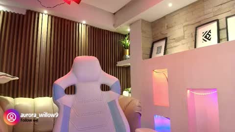 aurora_willow9 online show from December 17, 3:12 am