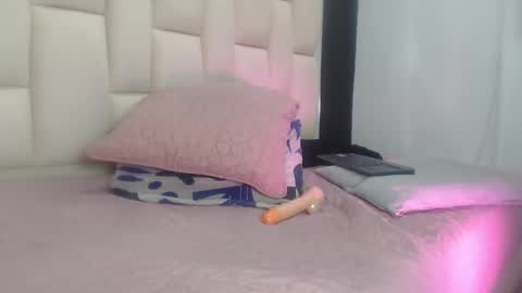 auroraa_miller online show from January 15, 4:21 pm