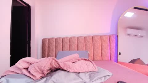 auroraa_miller online show from January 9, 11:57 am