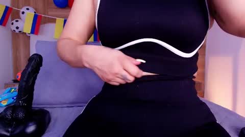 auroraa_miller online show from July 3, 3:02 am