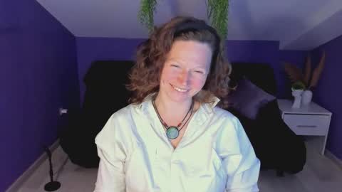 auroraborealis__ online show from September 18, 7:10 am