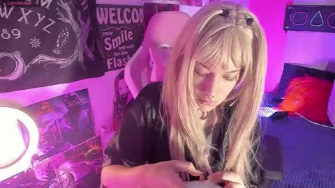 Snapshot of aurorachannn chatting on November 30, 10:47 pm Aurora Channn online show from November 30, 10:47 pm