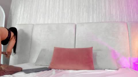 Snapshot of auroradurand chatting on December 29, 12:52 am ... ... online show from December 29, 12:52 am