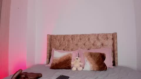 Snapshot of auroradurand chatting on September 25, 10:02 pm ... ... online show from September 25, 10:02 pm