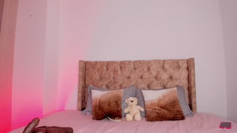 Snapshot of auroradurand chatting on October 1, 8:04 pm ... ... online show from October 1, 8:04 pm