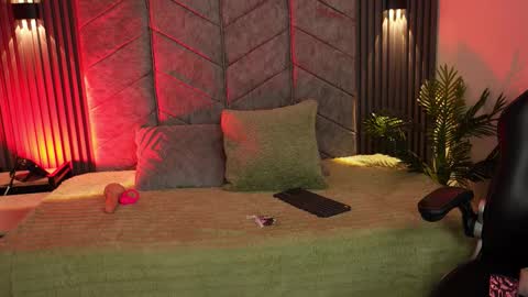 aurora online show from October 1, 7:42 pm