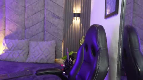 aurora online show from February 3, 7:19 pm