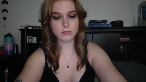 auroralightz1 online show from January 7, 2:36 am