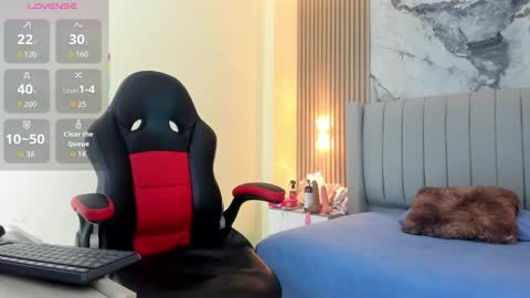 auroramartin2 online show from November 26, 7:48 pm