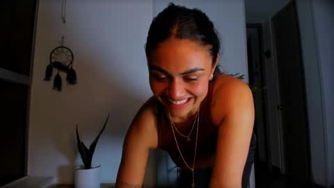 Aurora Ponce online show from October 10, 11:15 pm