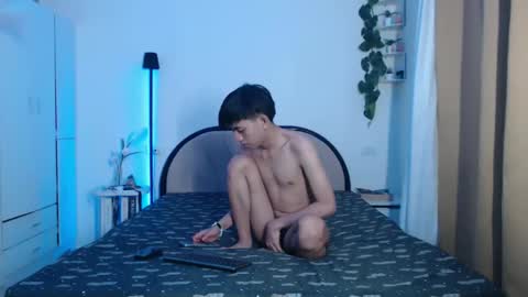 Snapshot of aus_thin02 chatting on February 15, 7:32 pm Austin online show from February 15, 7:32 pm