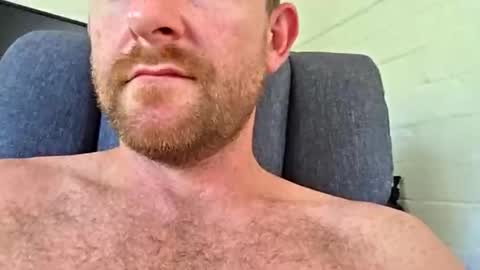 Snapshot of aussie_dadbod10 chatting on December 18, 11:11 pm aussie_dadbod10 online show from December 18, 11:11 pm
