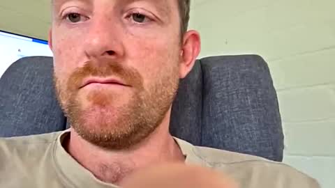 Snapshot of aussie_dadbod10 chatting on February 9, 1:42 am aussie_dadbod10 online show from February 9, 1:42 am