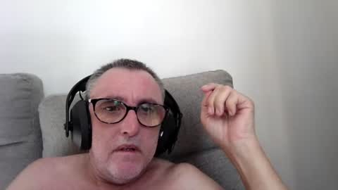 aussie_ozzie online show from June 13, 1:36 am