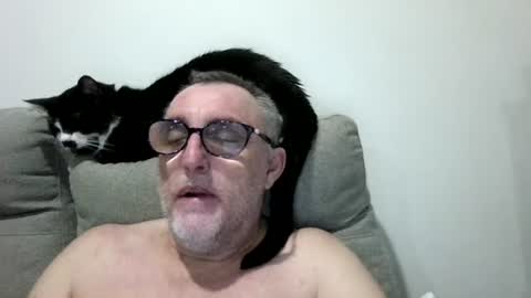 aussie_ozzie online show from June 18, 6:57 am