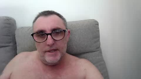 aussie_ozzie online show from August 4, 3:53 am