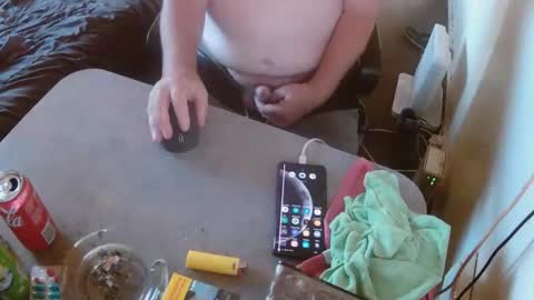 Snapshot of aussiebaker chatting on December 18, 7:25 am aussiebaker online show from December 18, 7:25 am