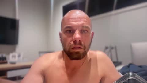 Snapshot of aussieboycal chatting on March 27, 11:10 am aussieboycal online show from March 27, 11:10 am