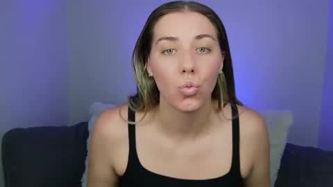 aussielulu online show from October 16, 9:21 am