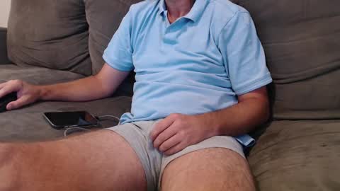 Snapshot of aussiemanvslady chatting on January 6, 8:18 pm AussieDeviantsAnomymous online show from January 6, 8:18 pm