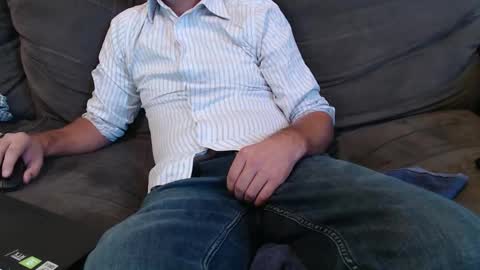 Snapshot of aussiemanvslady chatting on February 5, 1:04 am AussieDeviantsAnomymous online show from February 5, 1:04 am