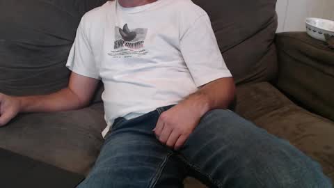 Snapshot of aussiemanvslady chatting on February 14, 5:30 am AussieDeviantsAnomymous online show from February 14, 5:30 am