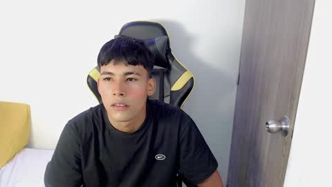 Snapshot of austin_col_ chatting on September 12, 9:37 pm AUSTIN online show from September 12, 9:37 pm