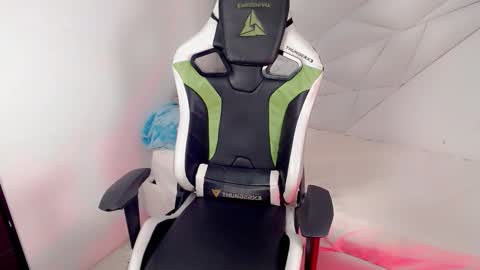 Snapshot of austin_col_ chatting on October 2, 4:58 pm AUSTIN online show from October 2, 4:58 pm