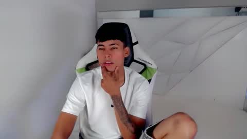 Snapshot of austin_col_ chatting on October 5, 2:15 pm AUSTIN online show from October 5, 2:15 pm