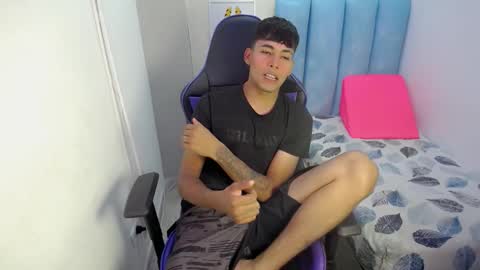 Snapshot of austin_col_ chatting on October 26, 12:55 pm AUSTIN online show from October 26, 12:55 pm