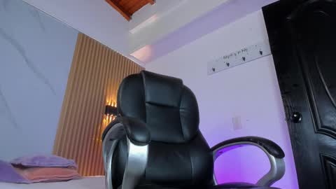 austin_rouse online show from March 29, 7:36 pm