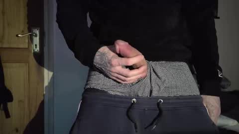 Austinaimes online show from December 5, 11:40 pm