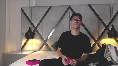 Snapshot of austinreeds chatting on September 24, 12:08 pm austinreeds online show from September 24, 12:08 pm