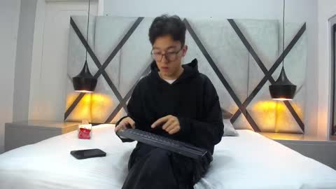 Snapshot of austinreeds chatting on October 9, 12:03 pm austinreeds online show from October 9, 12:03 pm