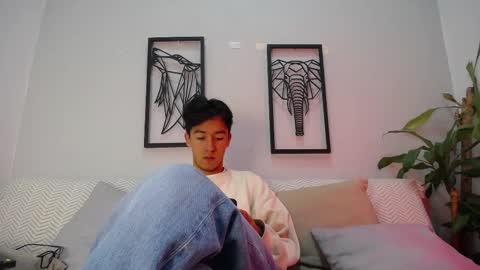 Snapshot of austinreeds chatting on October 25, 12:02 pm austinreeds online show from October 25, 12:02 pm