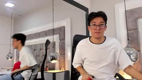 Snapshot of austinreeds chatting on October 26, 9:42 pm austinreeds online show from October 26, 9:42 pm