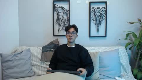 Snapshot of austinreeds chatting on November 4, 3:44 pm austinreeds online show from November 4, 3:44 pm