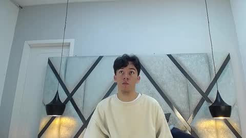 Snapshot of austinreeds chatting on November 19, 12:05 pm austinreeds online show from November 19, 12:05 pm