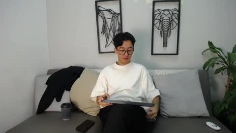 Snapshot of austinreeds chatting on November 27, 12:07 pm austinreeds online show from November 27, 12:07 pm