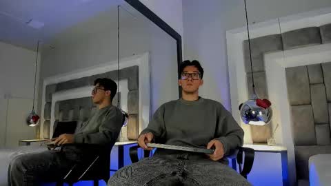 austinreeds online show from March 1, 11:45 am