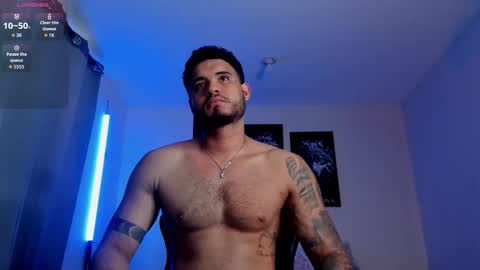 Snapshot of austintorres_ chatting on October 18, 9:48 pm AustinTorres online show from October 18, 9:48 pm