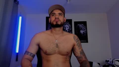 Snapshot of austintorres_ chatting on October 25, 2:52 am AustinTorres online show from October 25, 2:52 am