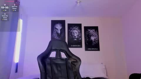 Snapshot of austintorres_ chatting on November 14, 12:42 am AustinTorres online show from November 14, 12:42 am