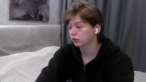 ausxuw online show from September 23, 10:24 pm