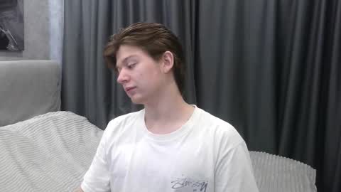 ausxuw online show from October 8, 5:16 am