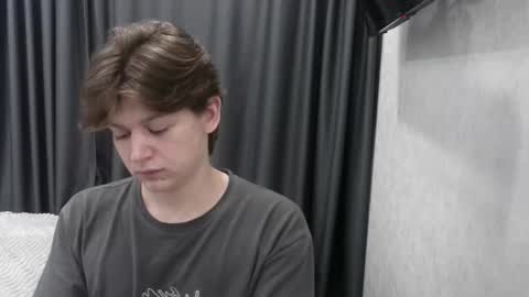 ausxuw online show from October 13, 9:37 pm