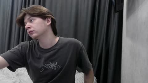 ausxuw online show from October 21, 4:57 am